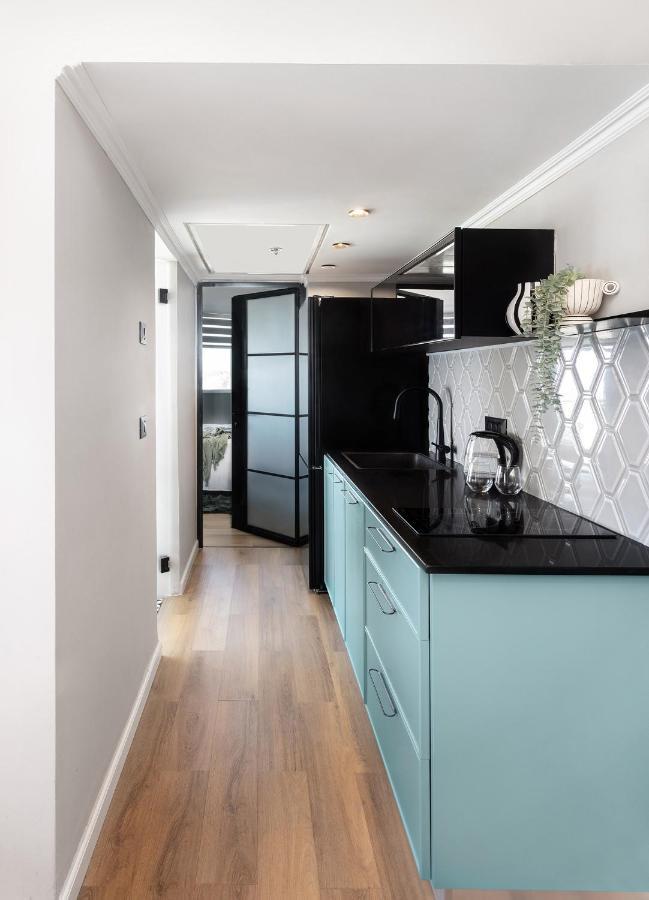 Sea View Stylish 1Br With Balcony By Beachfront Stay Herzelia 외부 사진