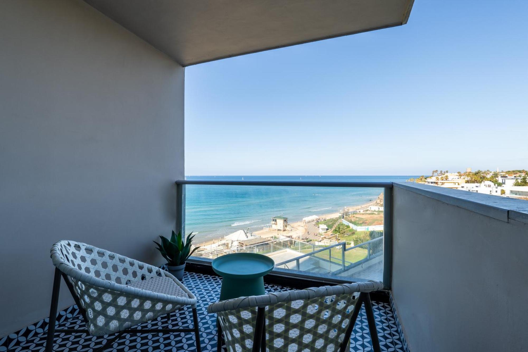 Sea View Stylish 1Br With Balcony By Beachfront Stay Herzelia 외부 사진